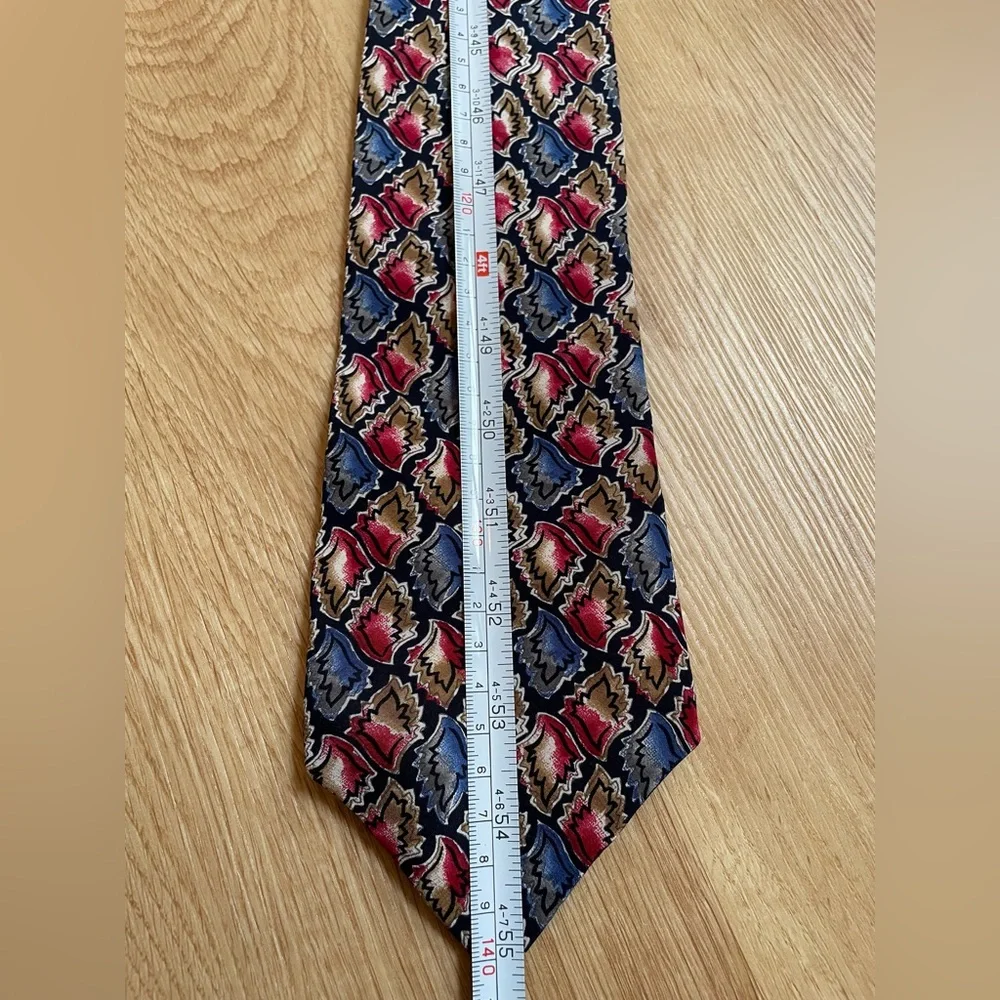 Halston 100% Italian silk tie black blue red